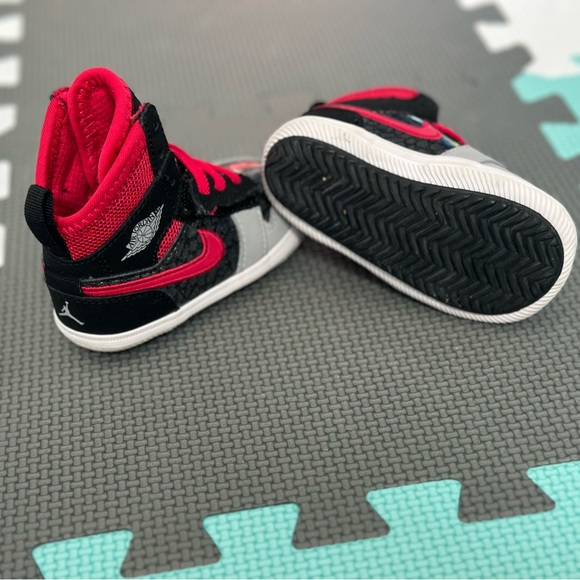 Jordan 1 Mid Tiddler - Picture 4 of 4